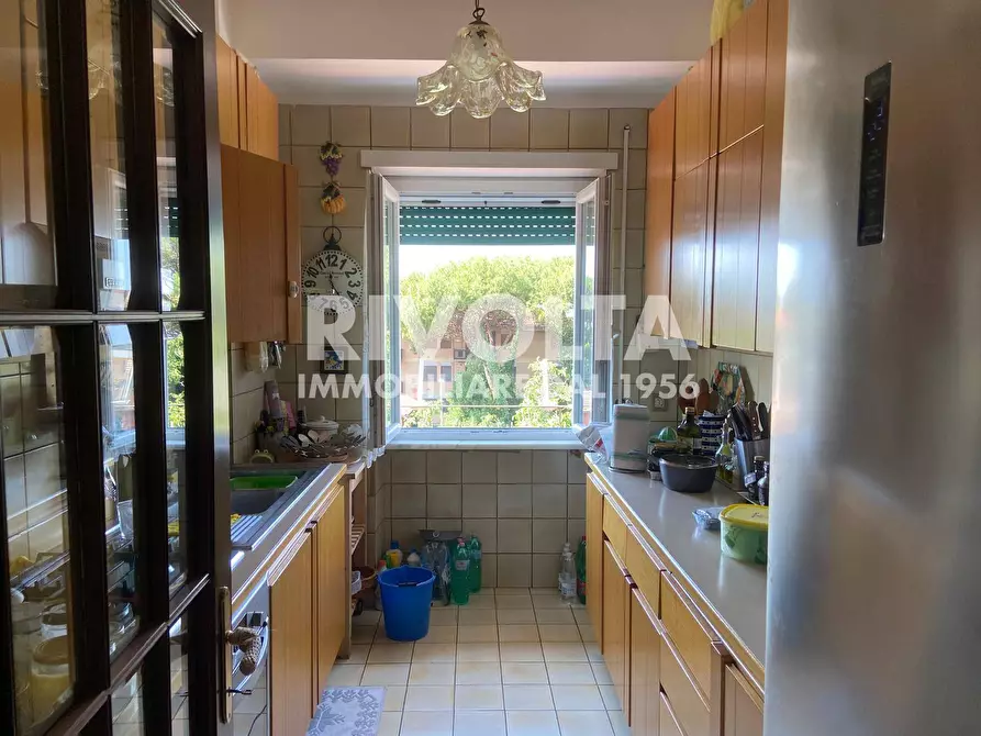 Immagine 13 di Appartamento in vendita  in Via Cassia a Roma