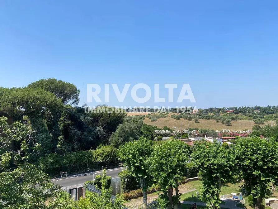 Immagine 35 di Appartamento in vendita  in Via Cassia a Roma