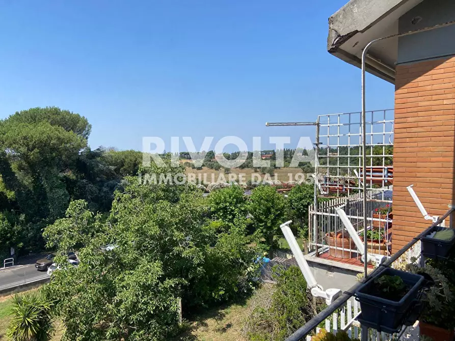 Immagine 42 di Appartamento in vendita  in Via Cassia a Roma