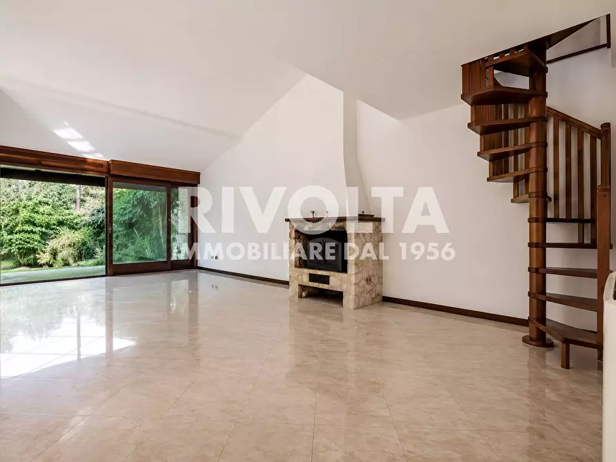 Immagine 8 di Villa in vendita  in Str A Olgiata a Roma