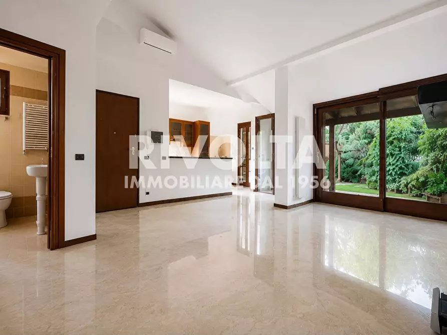 Immagine 9 di Villa in vendita  in Str A Olgiata a Roma