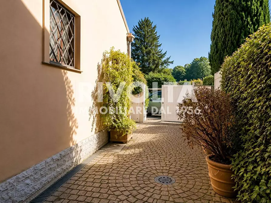 Immagine 11 di Villa in vendita  in Str A Olgiata a Roma