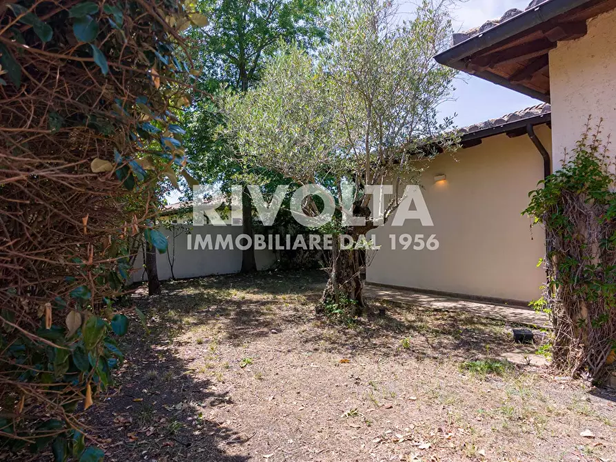 Immagine 15 di Villa in vendita  in san martino della quercia snc a Sutri