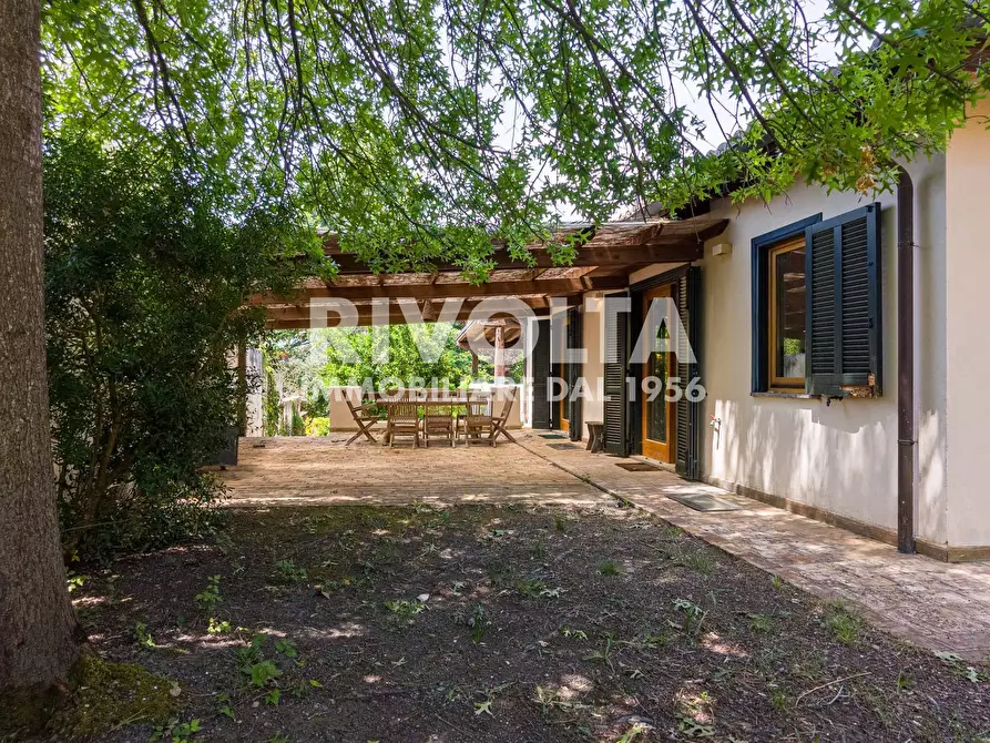 Immagine 4 di Villa in vendita  in san martino della quercia snc a Sutri