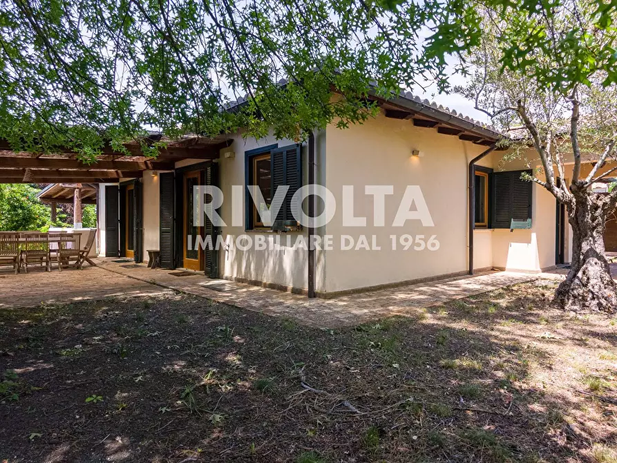 Immagine 9 di Villa in vendita  in san martino della quercia snc a Sutri