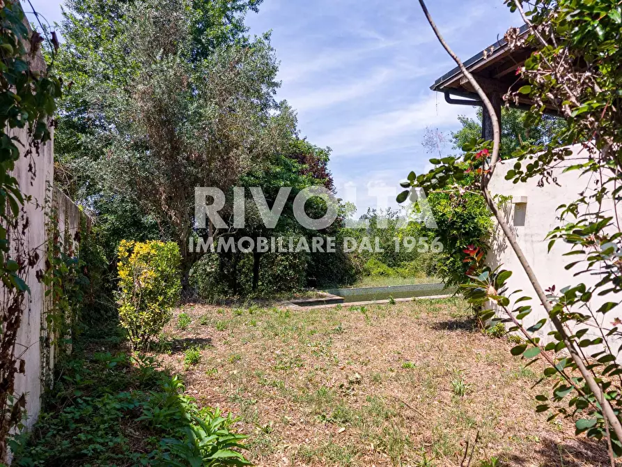Immagine 6 di Villa in vendita  in san martino della quercia snc a Sutri