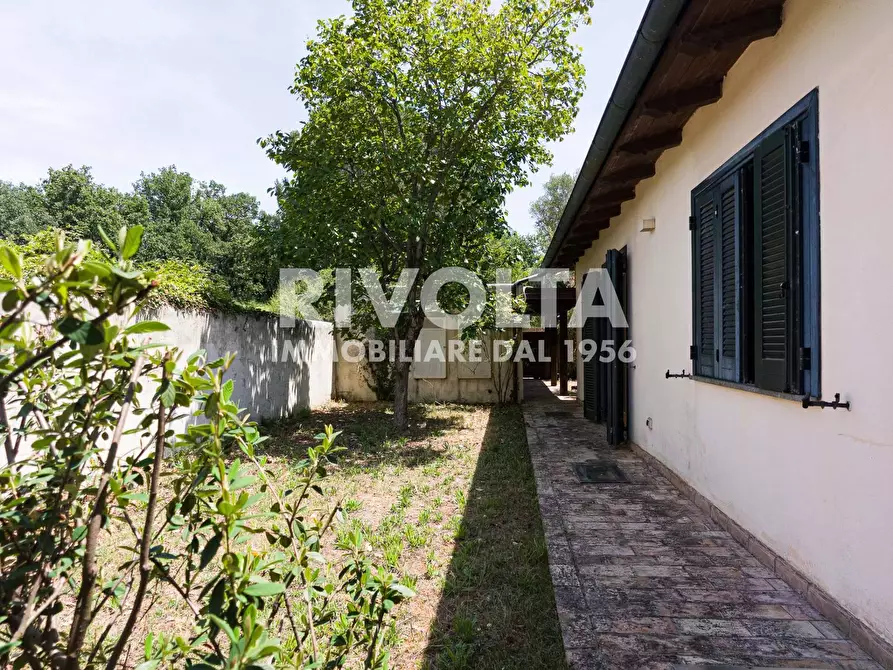 Immagine 46 di Villa in vendita  in san martino della quercia snc a Sutri