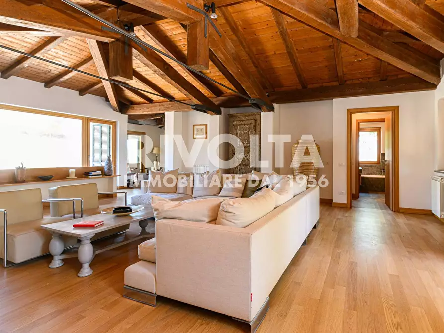 Immagine 18 di Villa in vendita  in san martino della quercia snc a Sutri