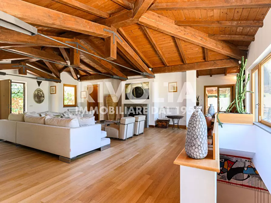 Immagine 17 di Villa in vendita  in san martino della quercia snc a Sutri
