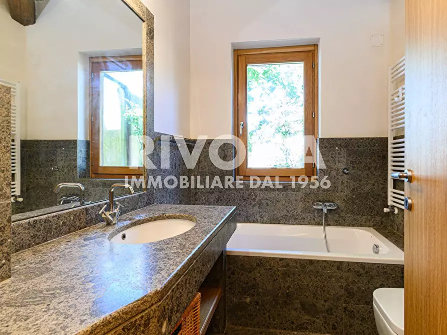 Immagine 55 di Villa in vendita  in san martino della quercia snc a Sutri