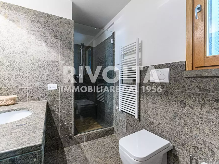 Immagine 78 di Villa in vendita  in san martino della quercia snc a Sutri