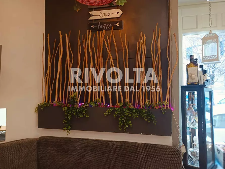 Immagine 4 di Attività commerciale in vendita  in Viale Giuseppe Mazzini a Roma