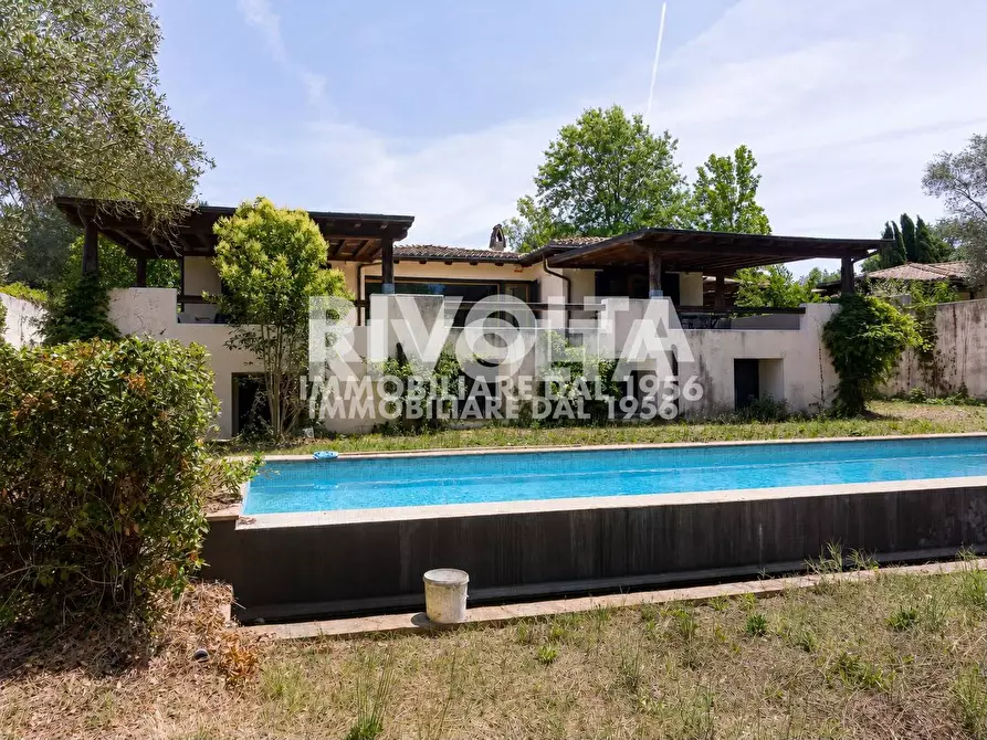 Immagine 1 di Villa in vendita  in san martino della quercia snc a Sutri