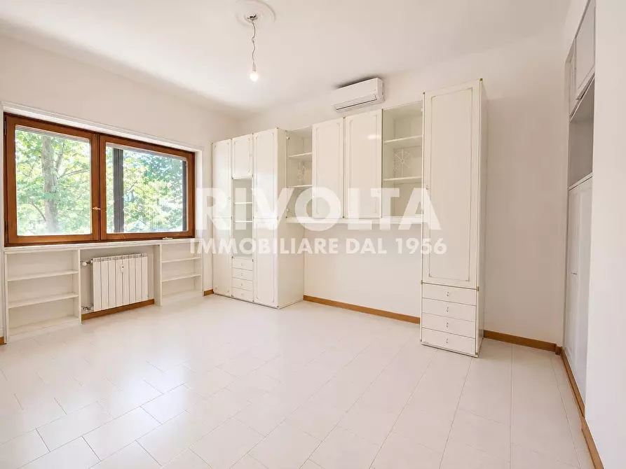 Immagine 12 di Appartamento in vendita  in Via Della Camilluccia a Roma