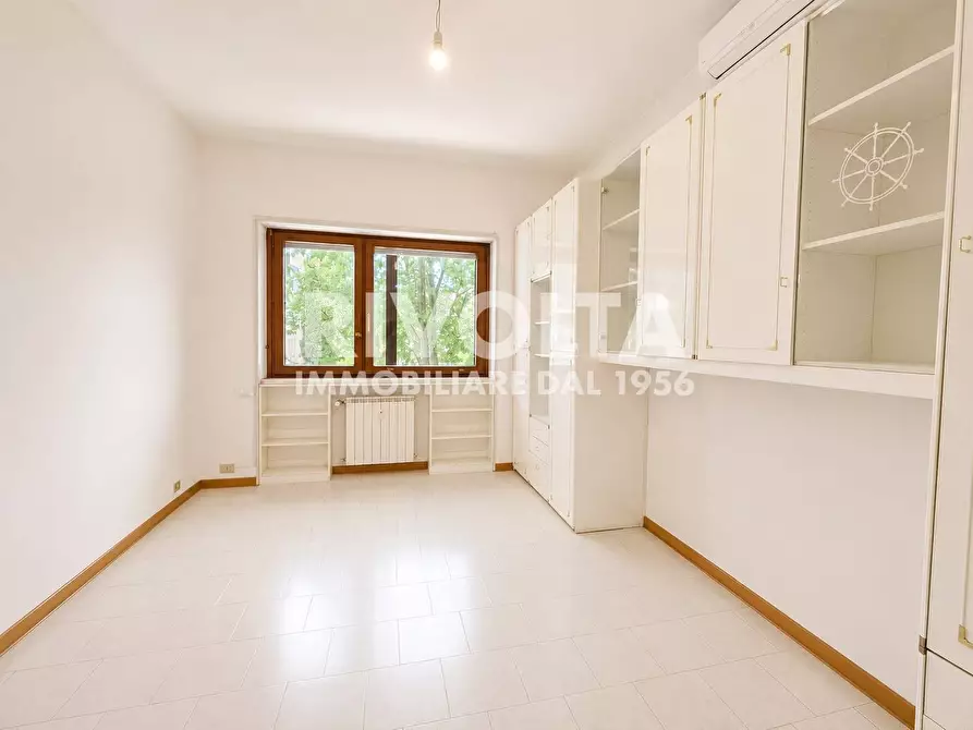 Immagine 17 di Appartamento in vendita  in Via Della Camilluccia a Roma