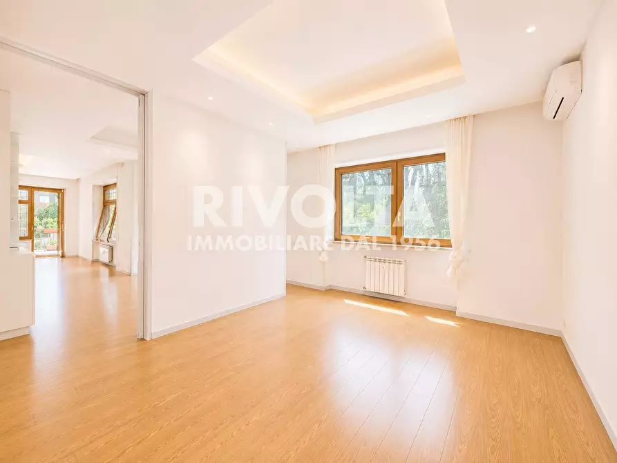 Immagine 1 di Appartamento in vendita  in Via Della Camilluccia a Roma