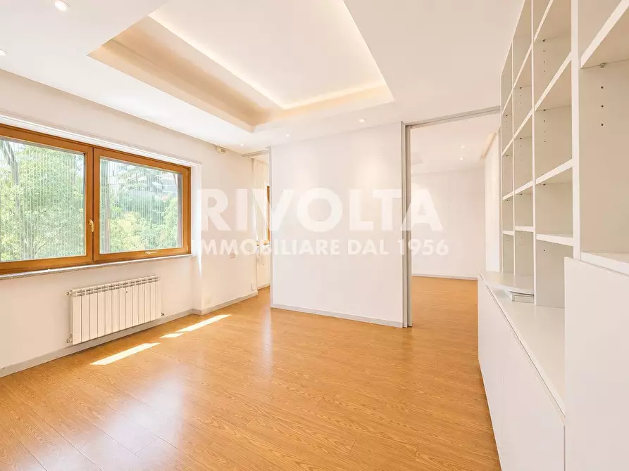 Immagine 3 di Appartamento in vendita  in Via Della Camilluccia a Roma