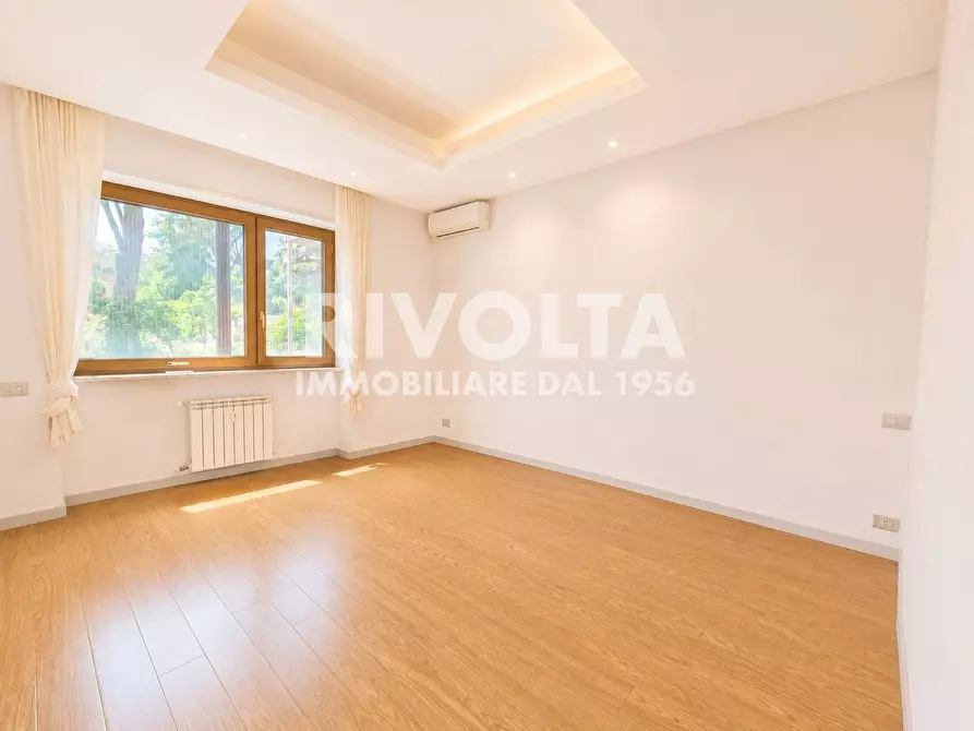 Immagine 8 di Appartamento in vendita  in Via Della Camilluccia a Roma