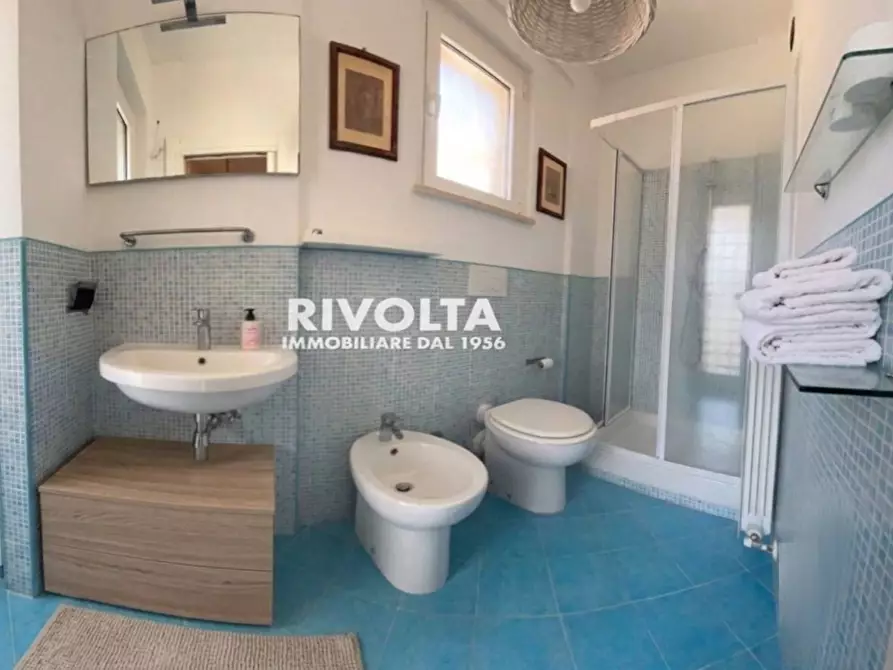 Immagine 16 di Villa in vendita  in Via Varazze a Fiumicino