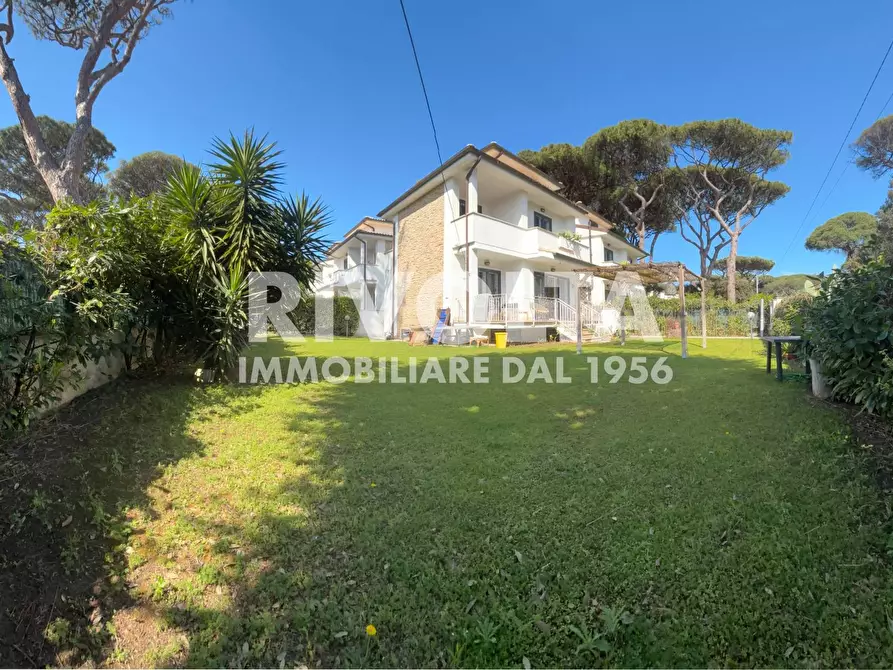Immagine 5 di Villa in vendita  in Via Varazze a Fiumicino