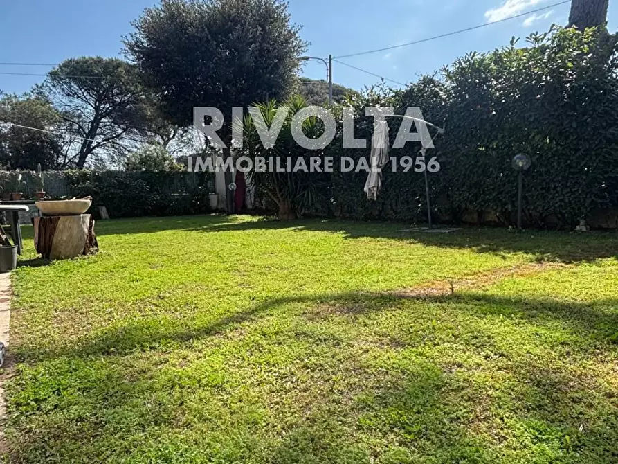 Immagine 28 di Villa in vendita  in Via Varazze a Fiumicino