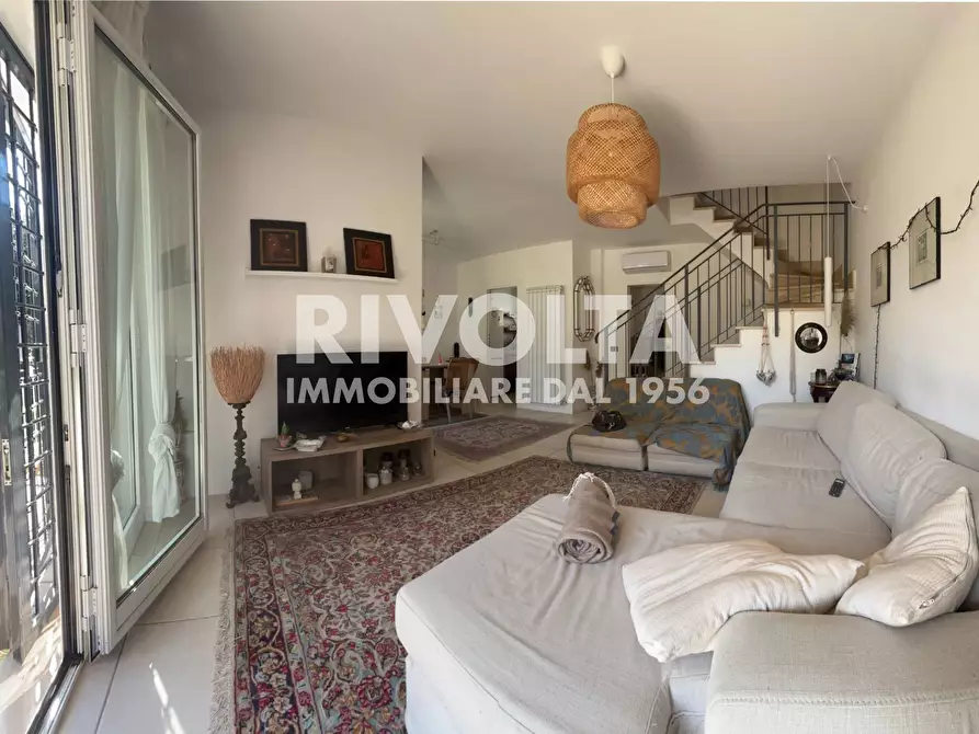 Immagine 21 di Villa in vendita  in Via Varazze a Fiumicino