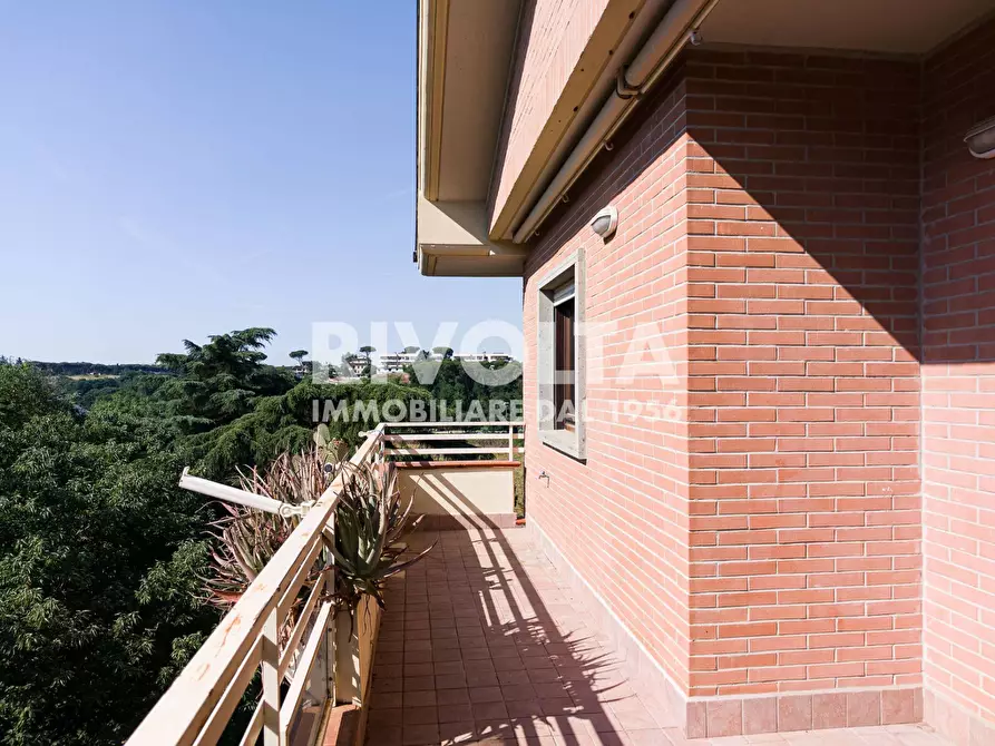 Immagine 5 di Appartamento in vendita  in Via Piadena a Roma