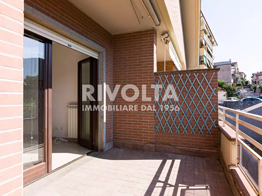 Immagine 7 di Appartamento in vendita  in Via Piadena a Roma