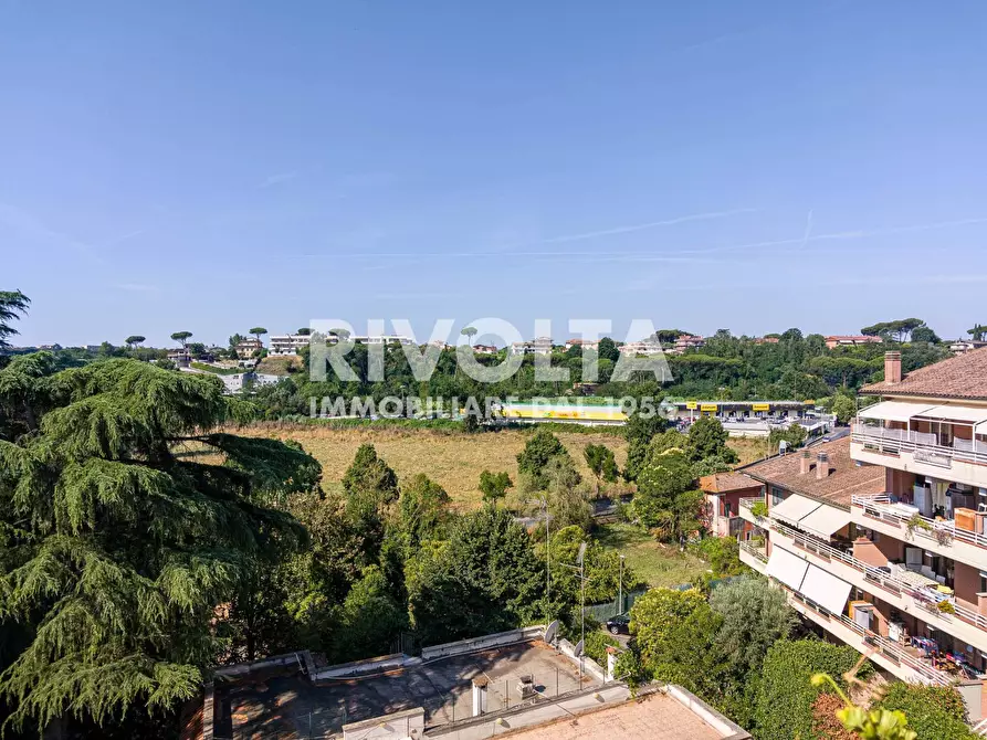 Immagine 9 di Appartamento in vendita  in Via Piadena a Roma