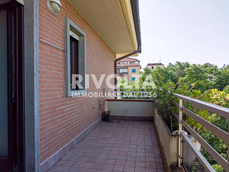 Immagine 10 di Appartamento in vendita  in Via Piadena a Roma