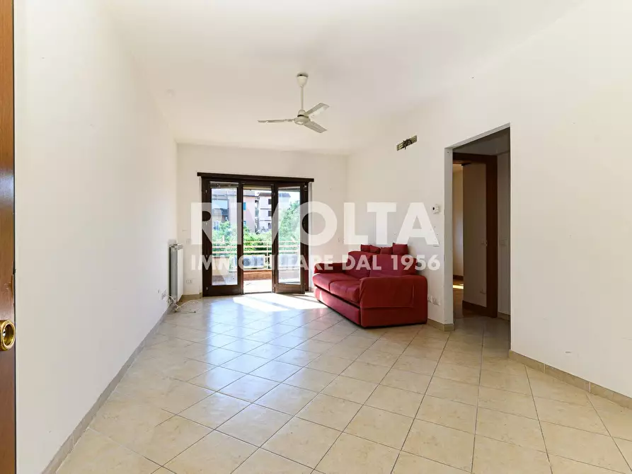 Immagine 11 di Appartamento in vendita  in Via Piadena a Roma