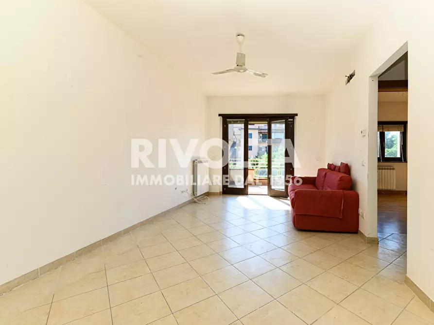 Immagine 12 di Appartamento in vendita  in Via Piadena a Roma