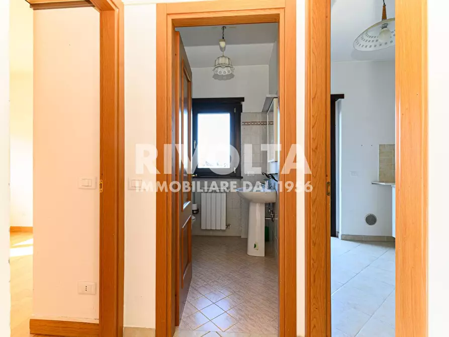 Immagine 14 di Appartamento in vendita  in Via Piadena a Roma
