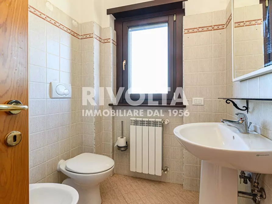 Immagine 16 di Appartamento in vendita  in Via Piadena a Roma
