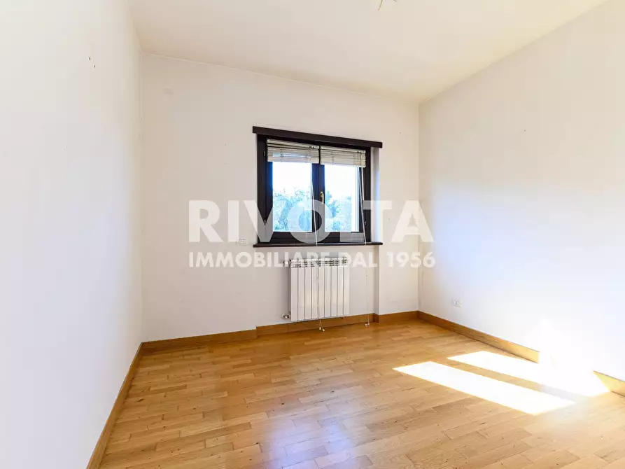 Immagine 21 di Appartamento in vendita  in Via Piadena a Roma