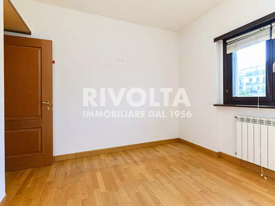 Immagine 22 di Appartamento in vendita  in Via Piadena a Roma