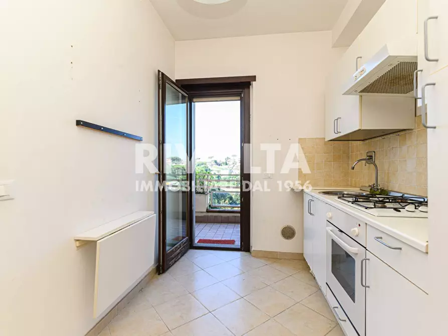 Immagine 25 di Appartamento in vendita  in Via Piadena a Roma