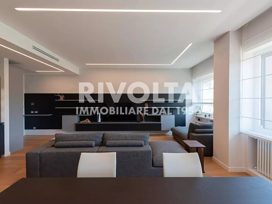 Immagine 3 di Appartamento in vendita  in Via Campo Catino a Roma