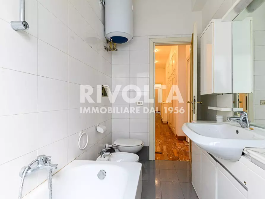 Immagine 8 di Attico in vendita  in Viale Cortina D'ampezzo a Roma