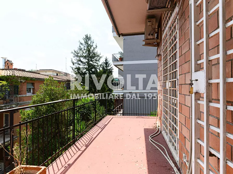 Immagine 10 di Attico in vendita  in Viale Cortina D'ampezzo a Roma