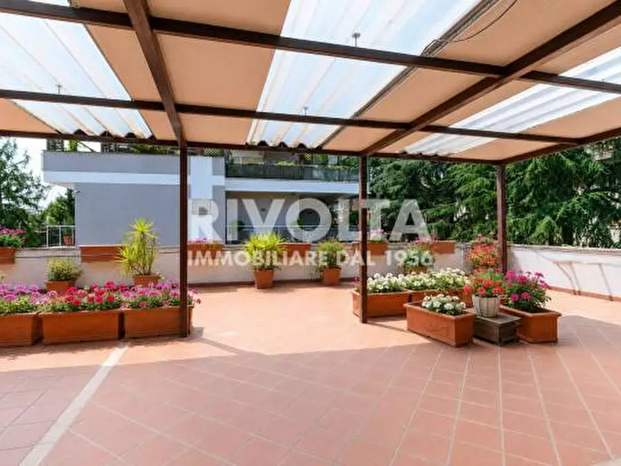 Immagine 3 di Attico in vendita  in Viale Cortina D'ampezzo a Roma