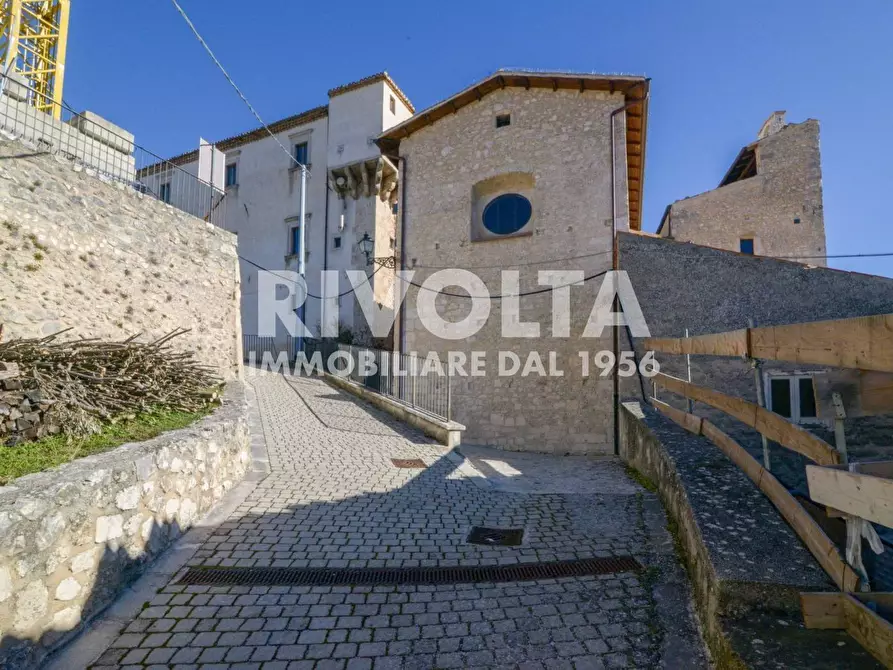 Immagine 3 di Villa in vendita  in Via del Municipio a Navelli
