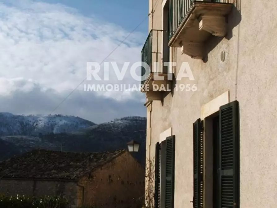 Immagine 8 di Villa in vendita  in Via del Municipio a Navelli