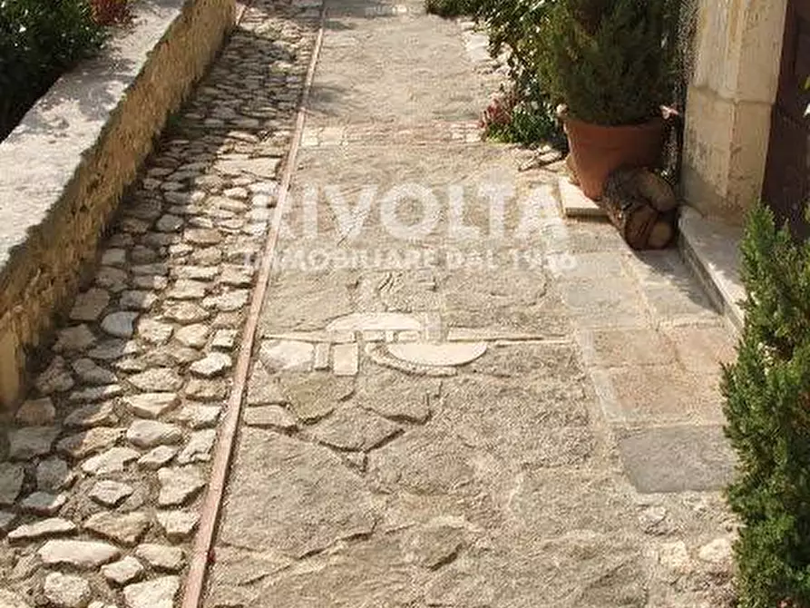 Immagine 17 di Villa in vendita  in Via del Municipio a Navelli