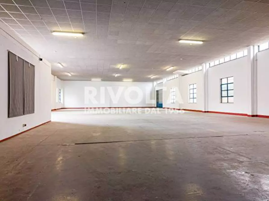 Immagine 2 di Capannone industriale in affitto  in Via di Torre Spaccata a Roma