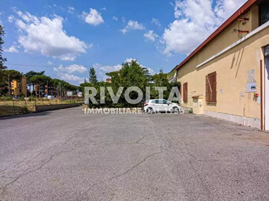 Immagine 6 di Capannone industriale in affitto  in Via di Torre Spaccata a Roma