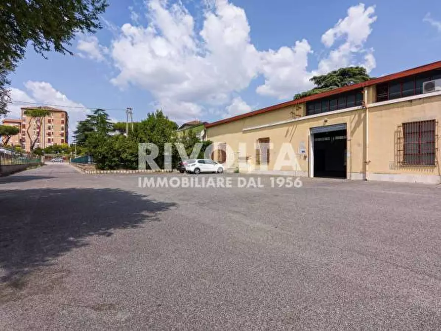 Immagine 9 di Capannone industriale in affitto  in Via di Torre Spaccata a Roma