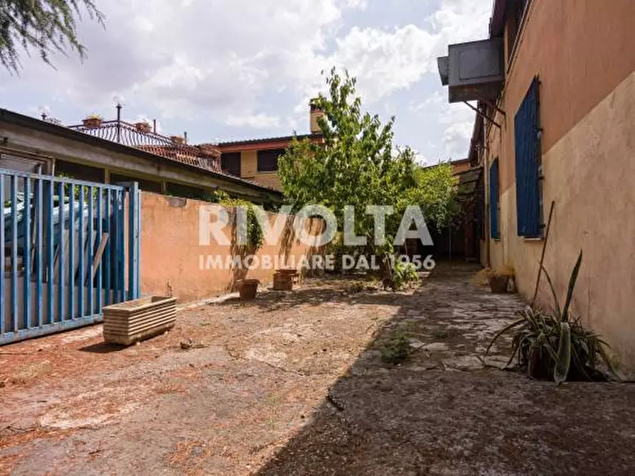 Immagine 11 di Capannone industriale in affitto  in Via di Torre Spaccata a Roma