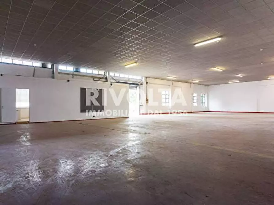 Immagine 21 di Capannone industriale in affitto  in Via di Torre Spaccata a Roma