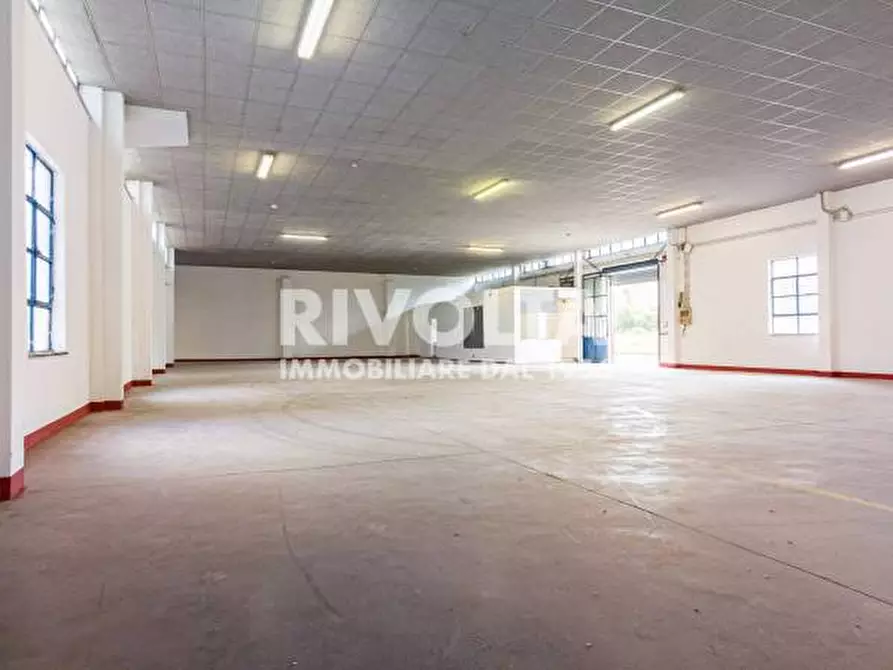 Immagine 27 di Capannone industriale in affitto  in Via di Torre Spaccata a Roma